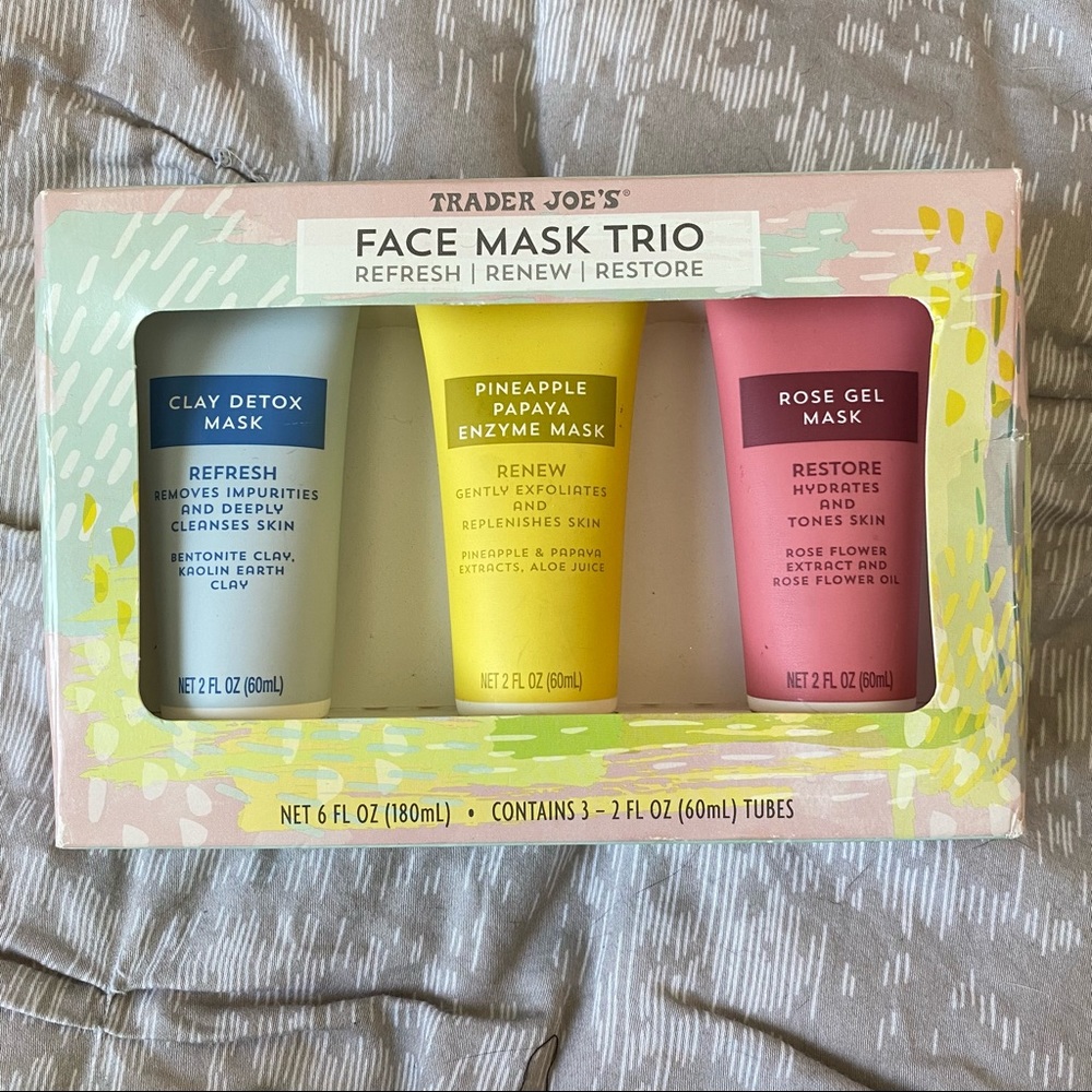 •Woman’s beauty bundle• - Picture 2 of 10